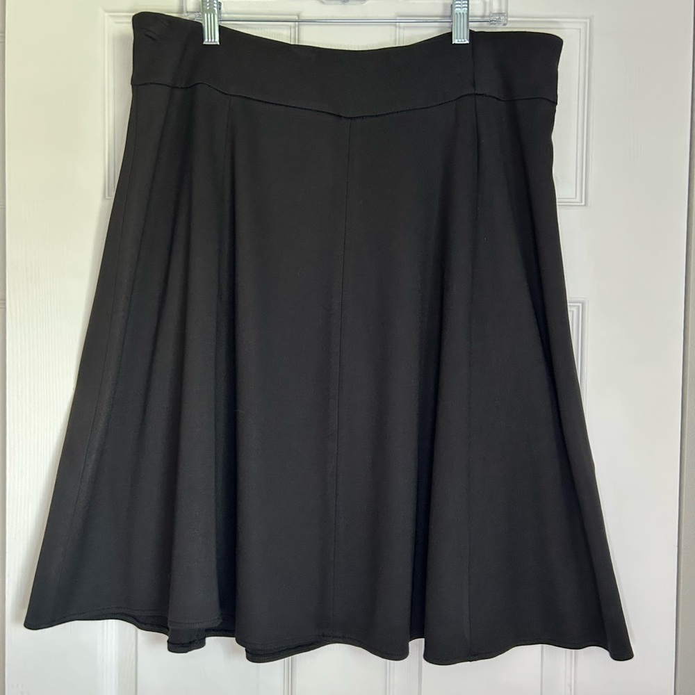 Avenue Classic Black A-Line Skirt